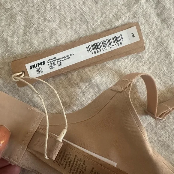 Skims Balconette Push-Up Bra - Picture 3 of 3